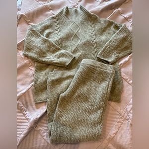 2-Piece Sweater Set